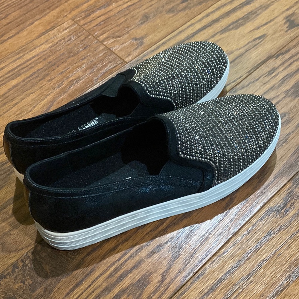 Sketchers Street Aircooled Memory Foam, Size 8.5 Womens